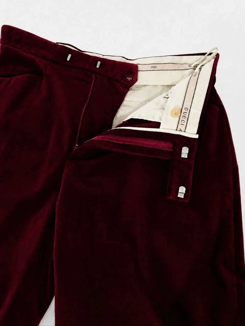 GUCCI | SS21 Bordeaux Stretch Cotton Velvet Buckle Shorts NWT IT 48 US 32